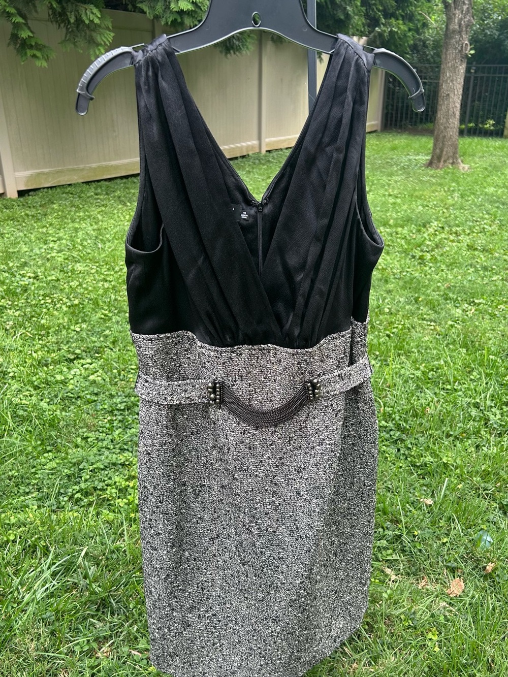 Rickie Freeman/Teri Jon -Black & Gray Classy V-Neck w/detail Front/back zip/slit